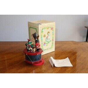 Vtg Wooden Music Box Old Fashioned Christmas Carolers Dog Family